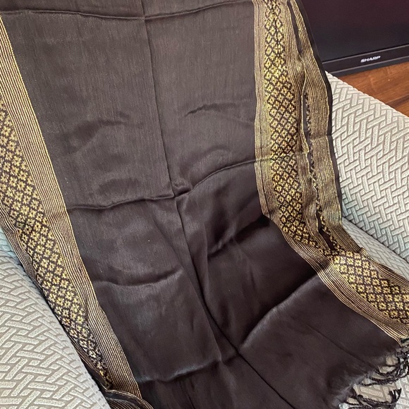 Scarf - Picture 2 of 5